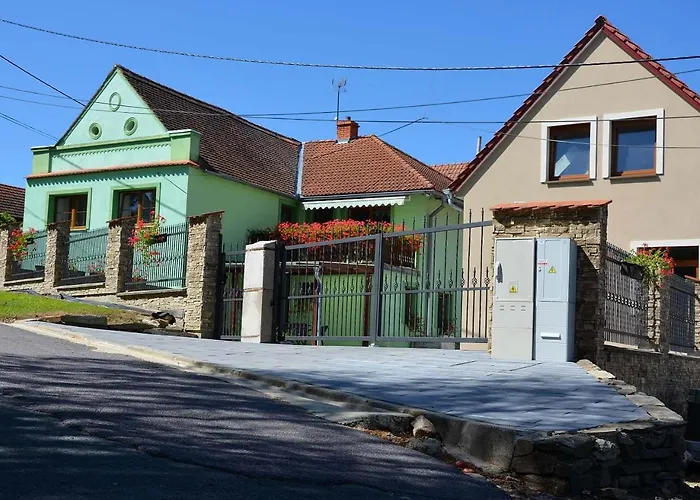 Lukovske Domecky